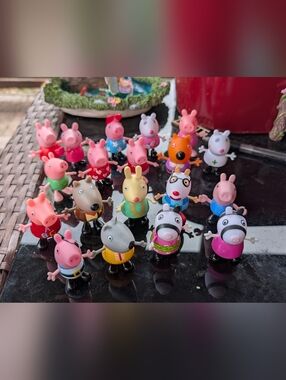 Peppa Pig Toy Figures Set - Multicolor 19 Total